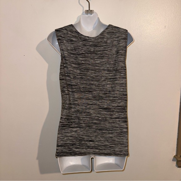 BCBGMaxAzria sleeveless faux Wrap around top, size medium, gray/black - Picture 10 of 16